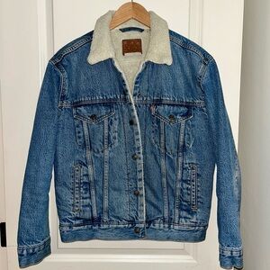 🌾 Levi’s Sherpa Lined Jean Jacket